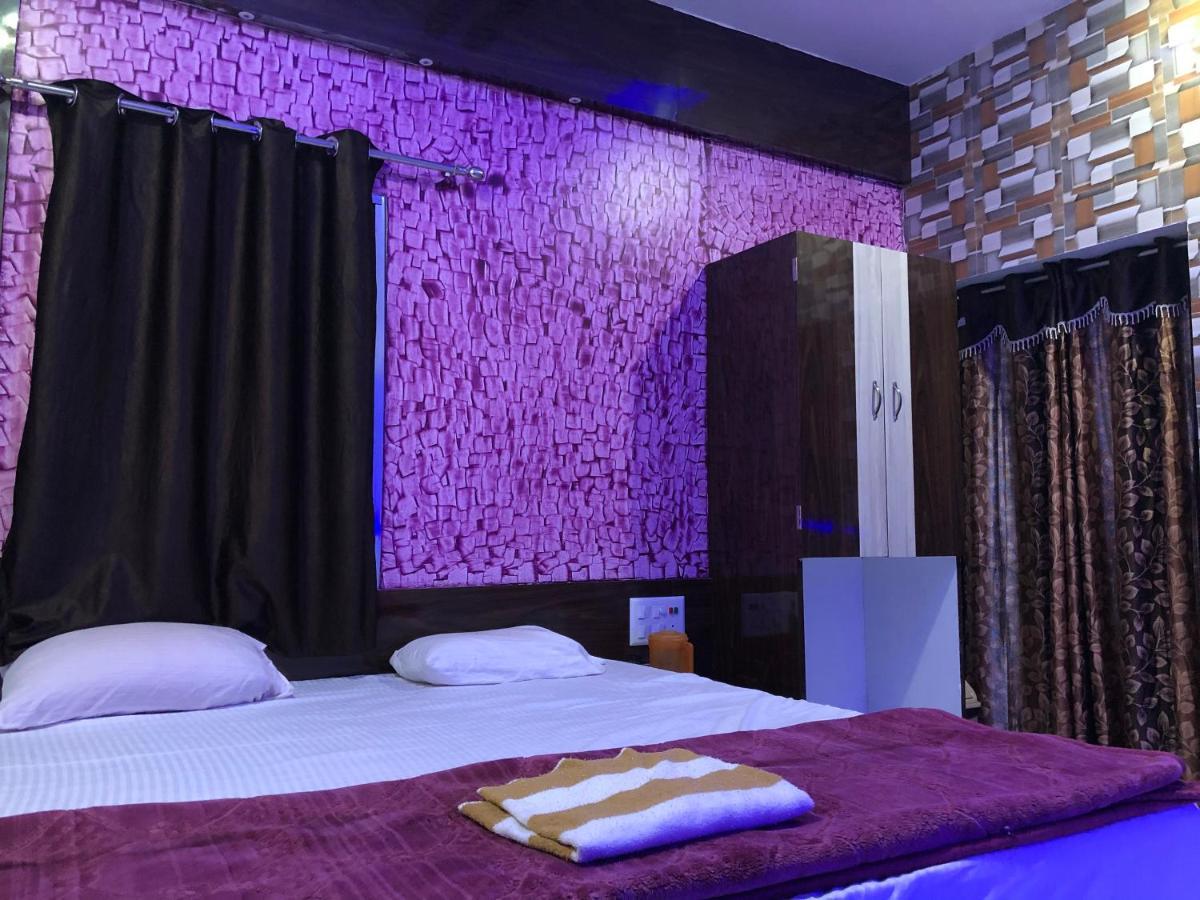 Bobby House 450m From & 1 Km From Temple Puri