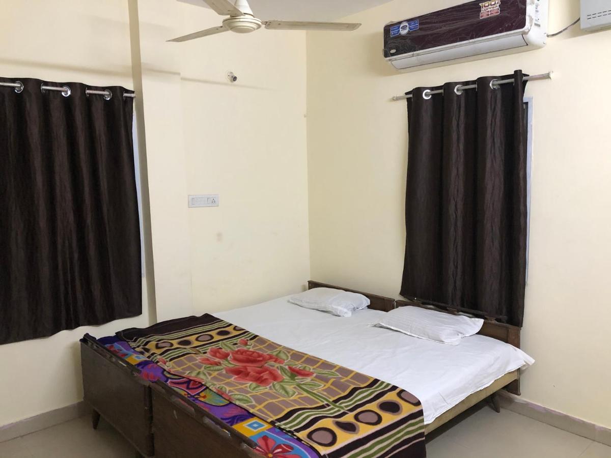 Bobby House 450m From & 1 Km From Temple 4* Puri