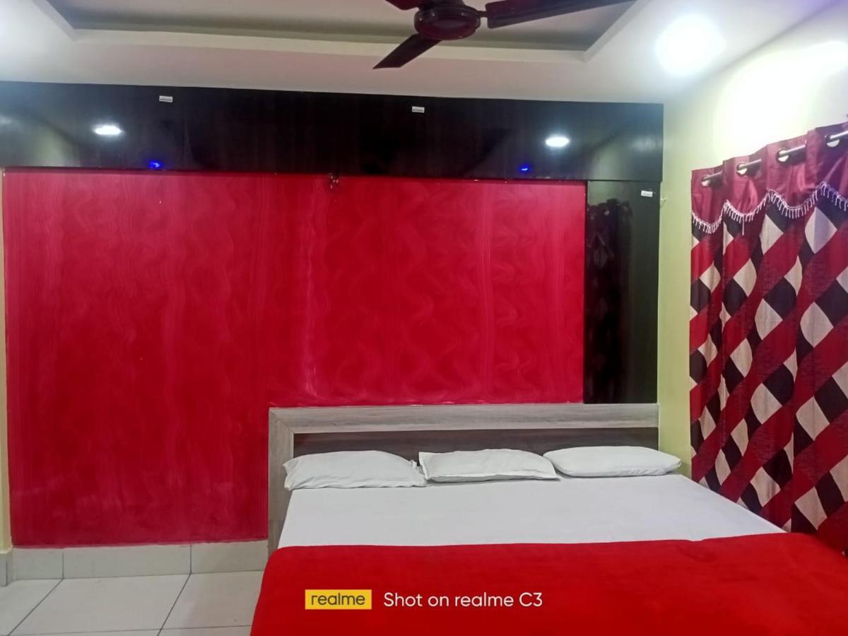 Hotel Bobby House 450m From & 1 Km From Temple 4*